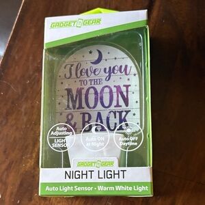 Night Light with Auto Sensor - White